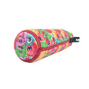 vista de la base de la botella reutilizable de vidrio flaska con funda de neopreno diseño monstruos