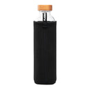 vista posterior botella de agua de cristal flaska con funda de neopreno negra