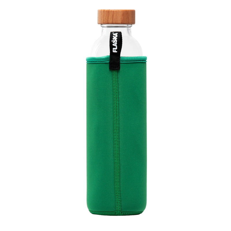 vista posterior botella de agua de cristal flaska con funda de neopreno verde